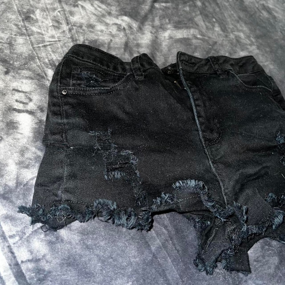 Refuge Black Distressed Denim Shorts Size 10 - Picture 2 of 4